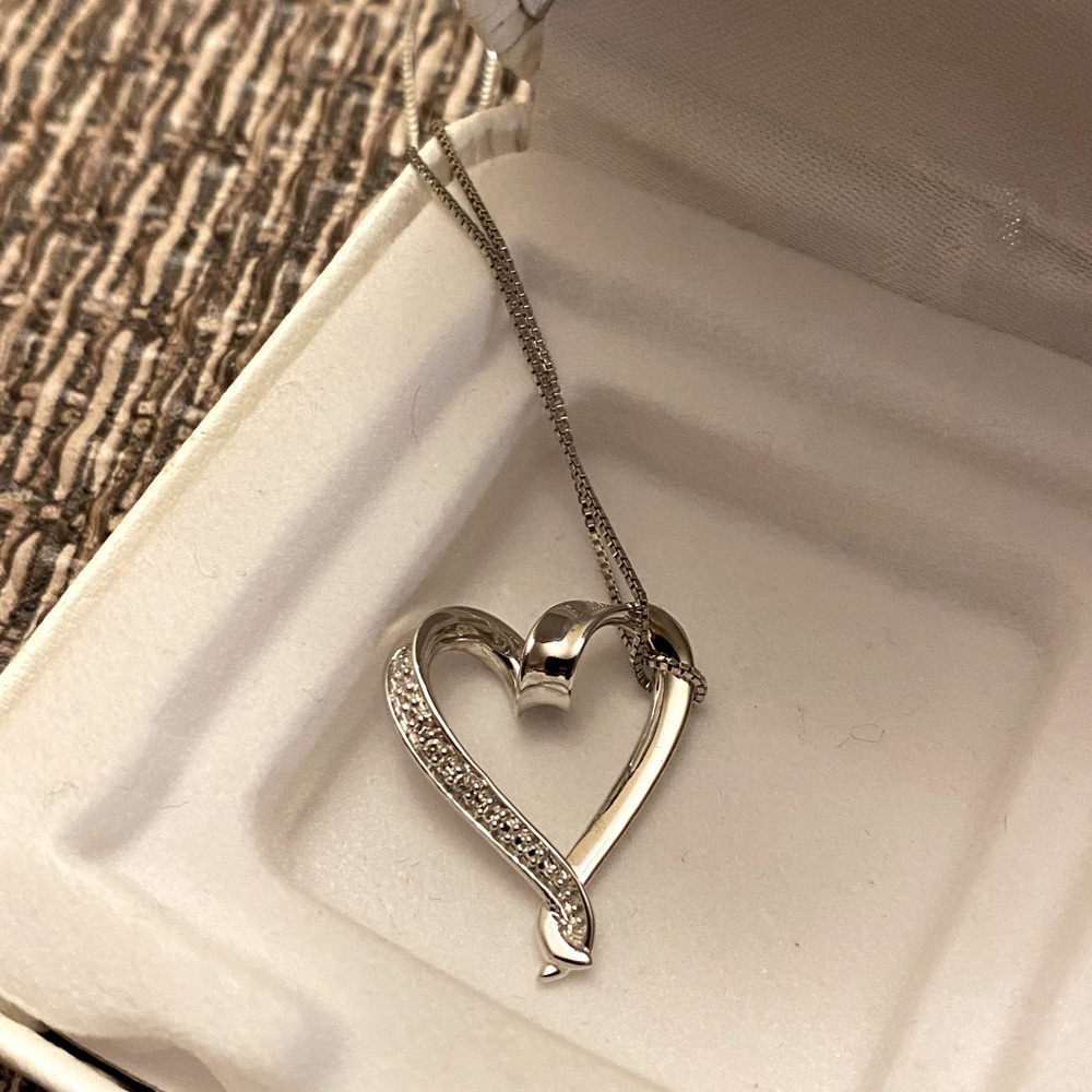 Kohl’s sterling silver necklace 🤍